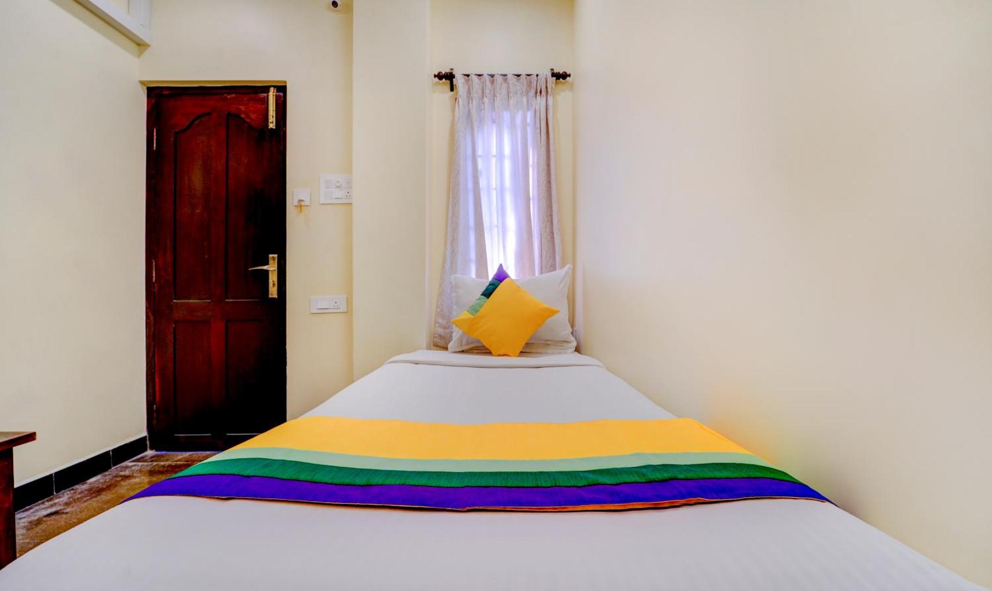 Itsy Hotels Prakasam Residency Пондичерри Экстерьер фото