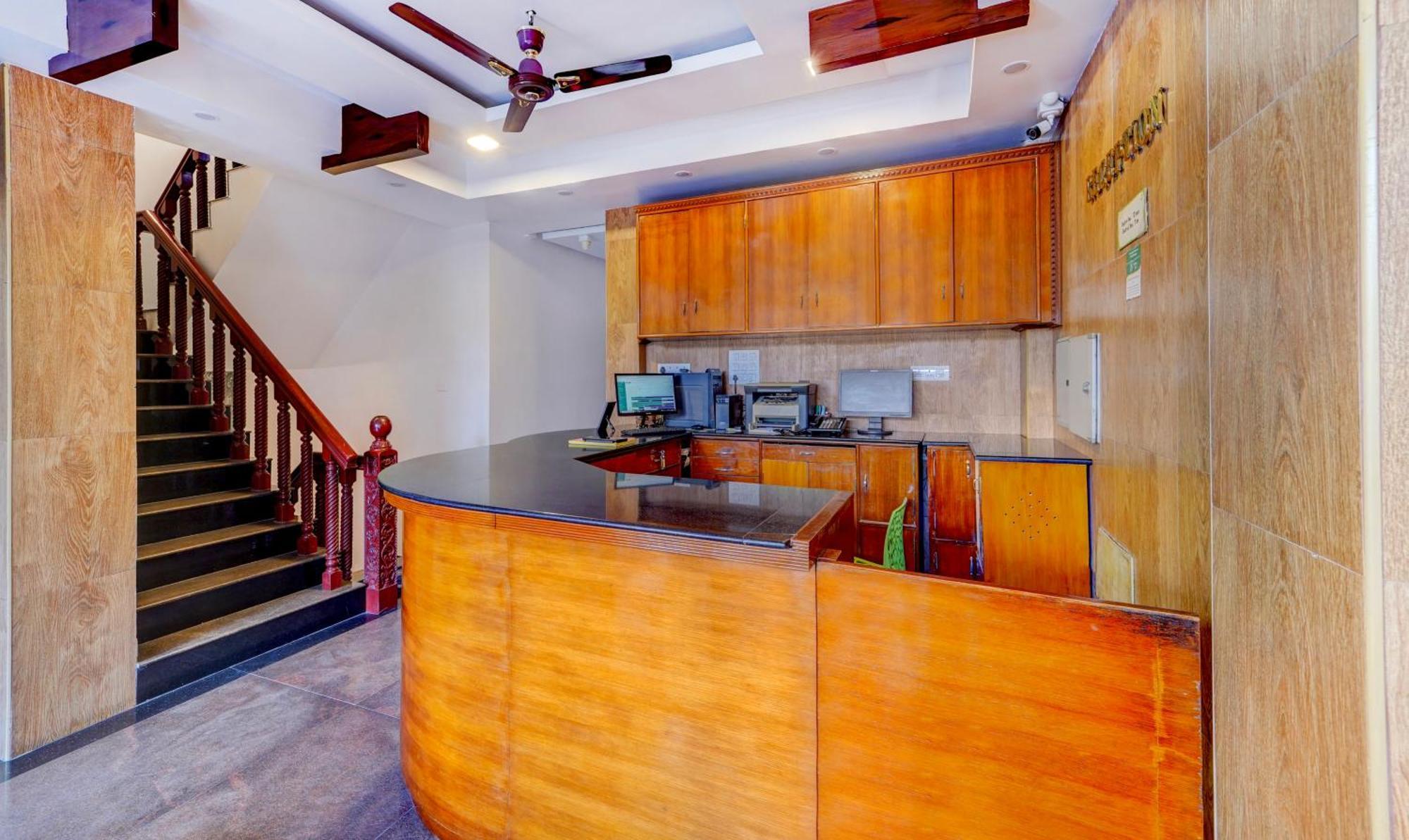 Itsy Hotels Prakasam Residency Пондичерри Экстерьер фото